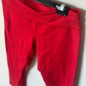 Lululemon Speed Crops, Red, Size 6